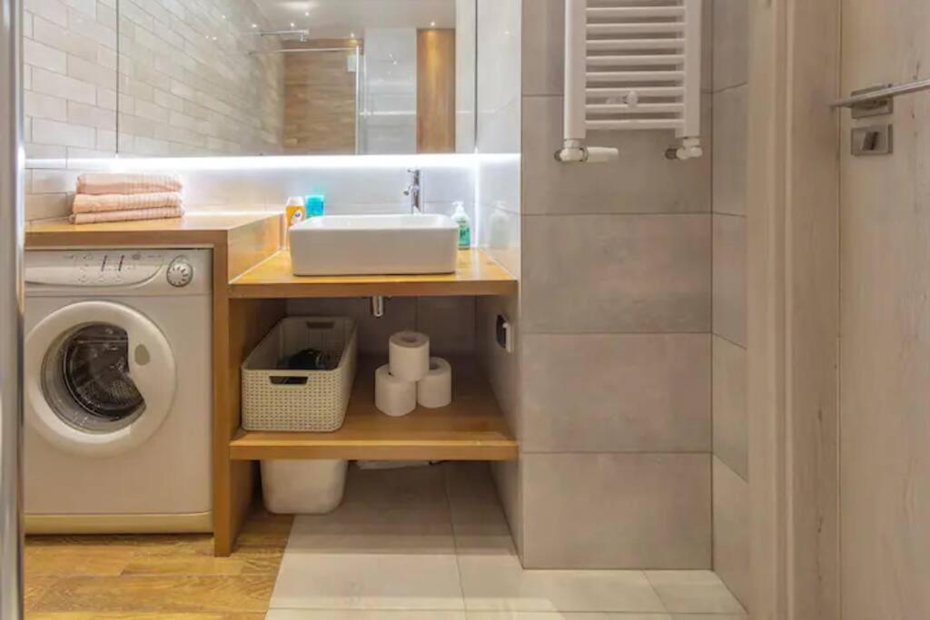 City Center-Comfortable And Stylish Apartment- P2 Warsawa Bagian luar foto